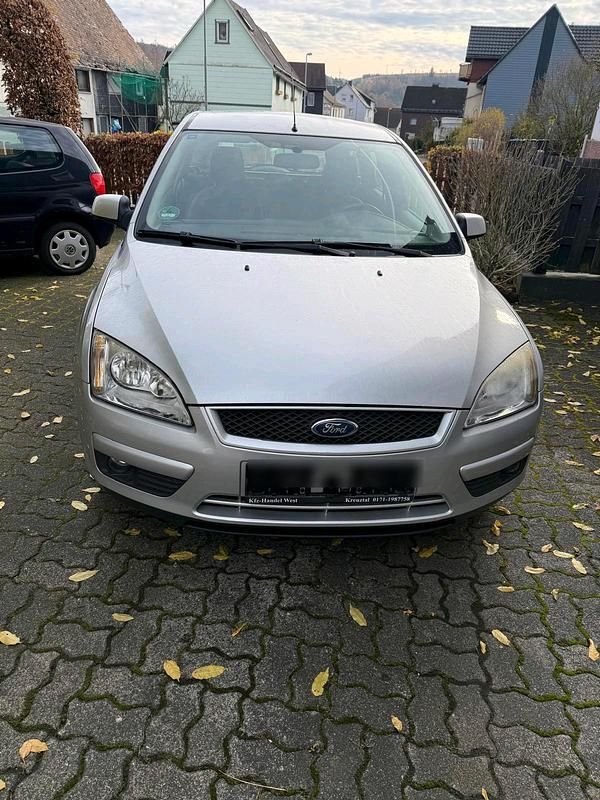 Silber Gebraucht 2007 Ford Focus Kombi | 1.750 € (Guter Preis) - Bild 1/4