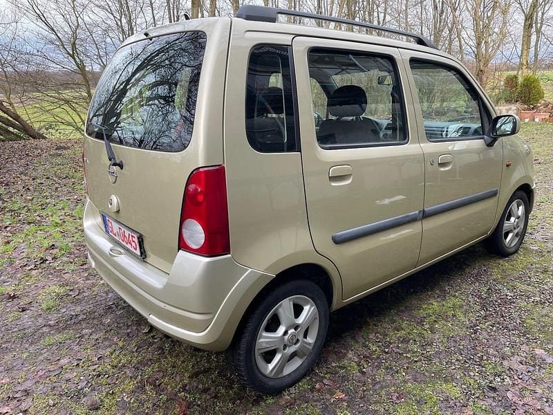 Gebraucht Opel Agila 60 PS (44 kW) 2004 Gold Van / Kleinbus