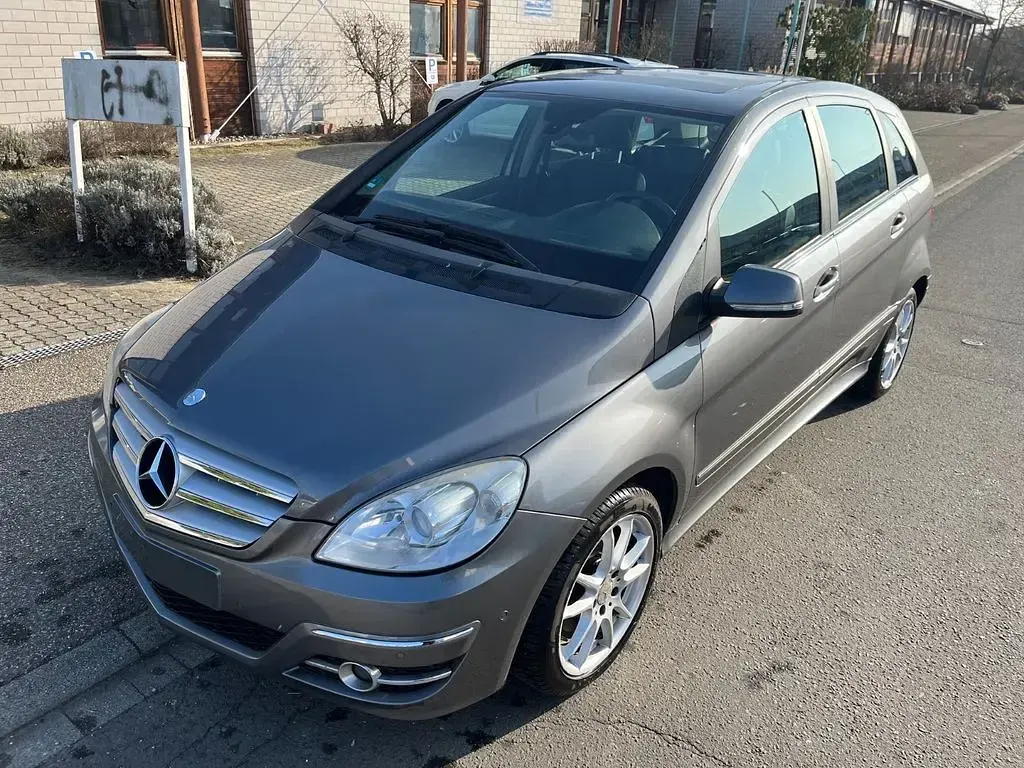 Gebraucht Mercedes B200 136 PS (100 kW) 2009 Grau Van / Kleinbus