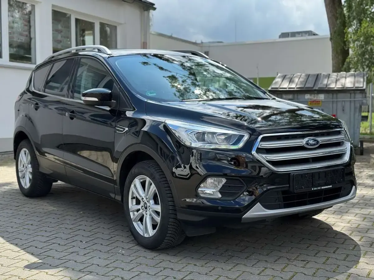 Gebraucht Ford Kuga 150 PS (110 kW) 2019 Iridiumschwarz metallic SUV