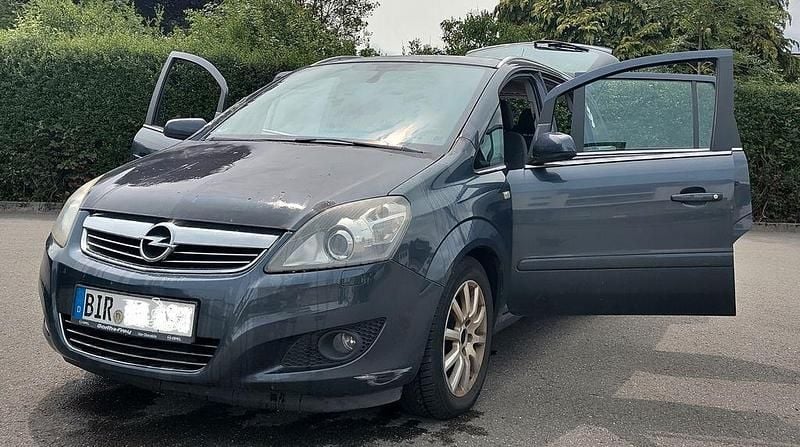 Blau Gebraucht 2008 Opel Zafira Van / Kleinbus | 1.111 € (Superpreis) - Bild 1/4