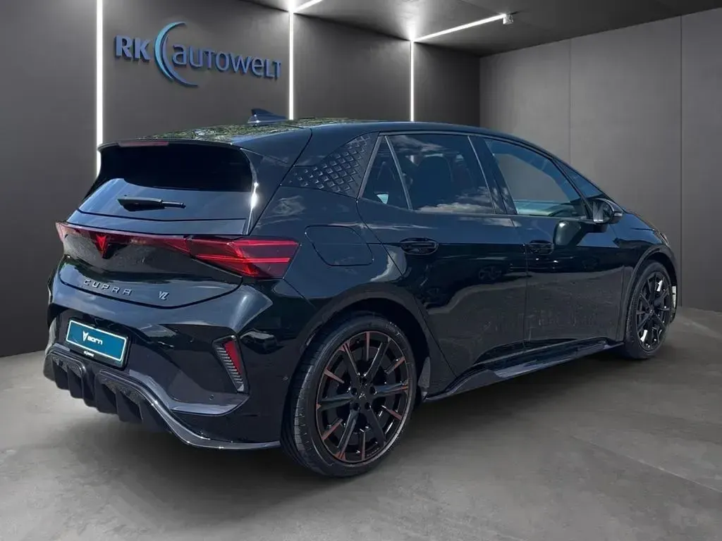Neu Cupra Born VZ 239 kW (326 PS) 2026 Midnight black metallic Kleinwagen