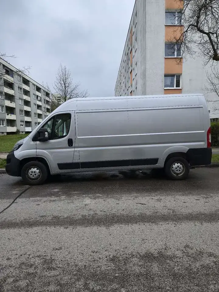 Gebraucht Peugeot Boxer 140 PS (102 kW) 2022 Grau Van