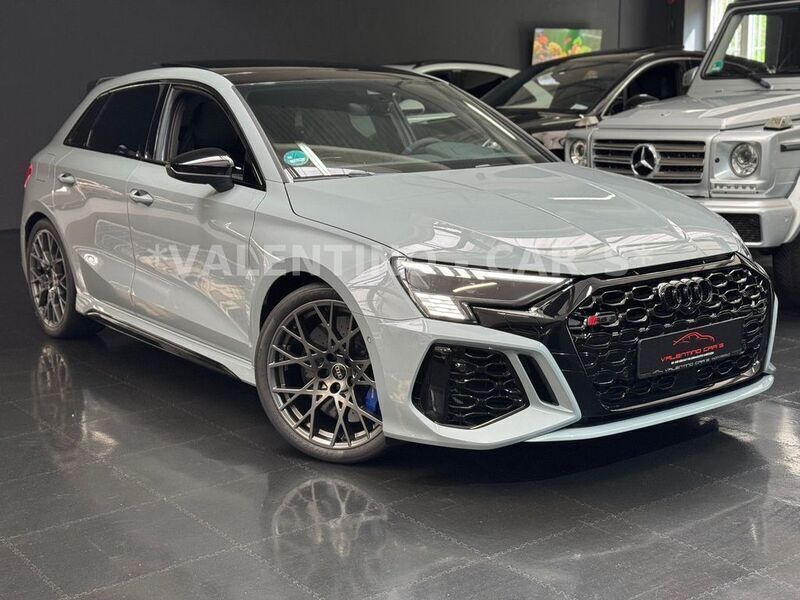 Audi exklusiv pfeilgrau perlef Gebraucht 2023 Audi RS3 Performance Kleinwagen | 78.399 € - Bild 1/4