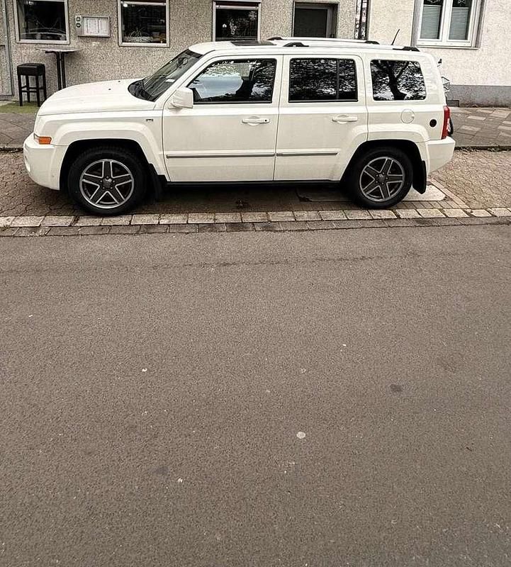Gebraucht Jeep Patriot Limited 170 PS (125 kW) 2007 Weiß SUV