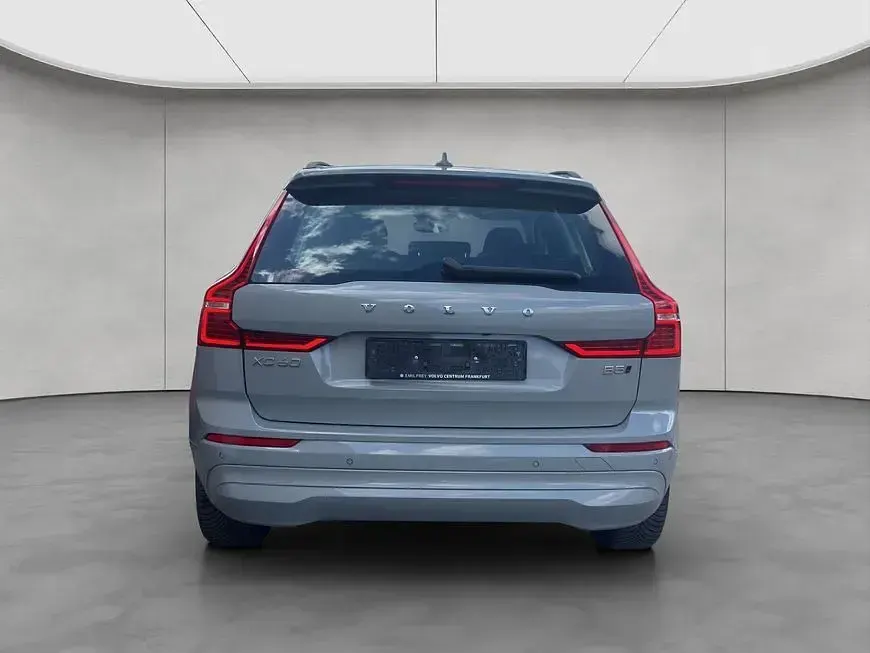 Gebraucht Volvo XC60 Core 250 PS (183 kW) 2025 Grau SUV