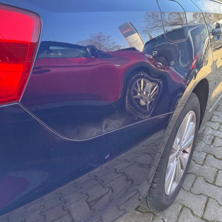 Używany VW Jetta Comfortline 105 KM (77 kW) 2011 Niebieski Sedan/Limuzyna