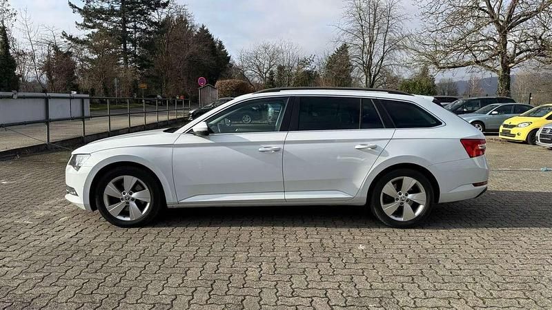 Gebraucht Skoda Superb 190 PS (139 kW) 2016 Weiß Kombi