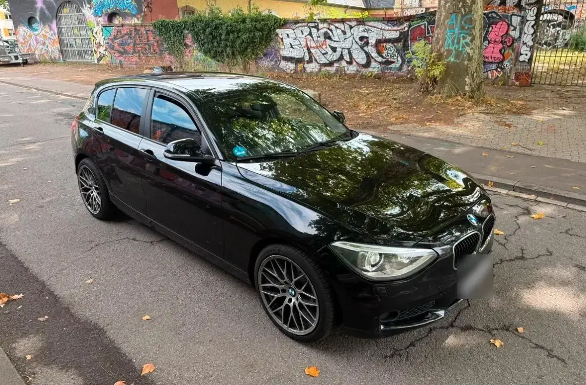 Gebraucht BMW 116 136 PS (100 kW) 2012 Schwarz Kleinwagen
