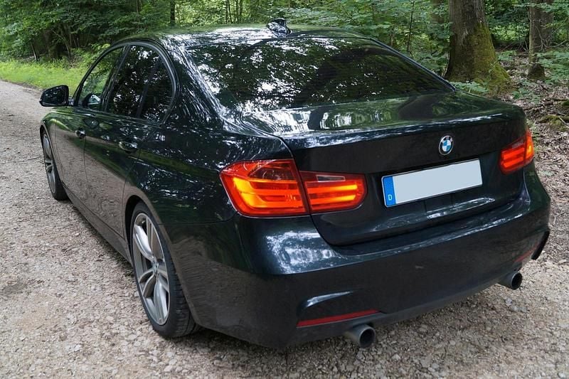 Schwarz Gebraucht 2012 BMW 335 M Sport Limousine | 25.000 € - Bild 1/4