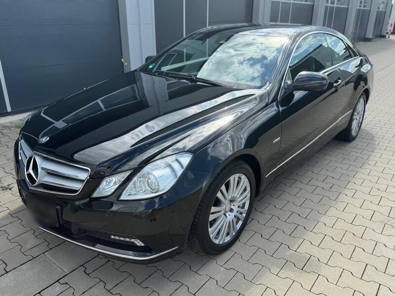 Schwarz Gebraucht 2009 Mercedes E350 Coupé | 14.300 € (Etwas zu teuer) - Bild 1/4