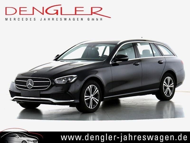 Gebraucht Mercedes E220 Avantgarde 200 PS (147 kW) 2022 Schwarz Limousine