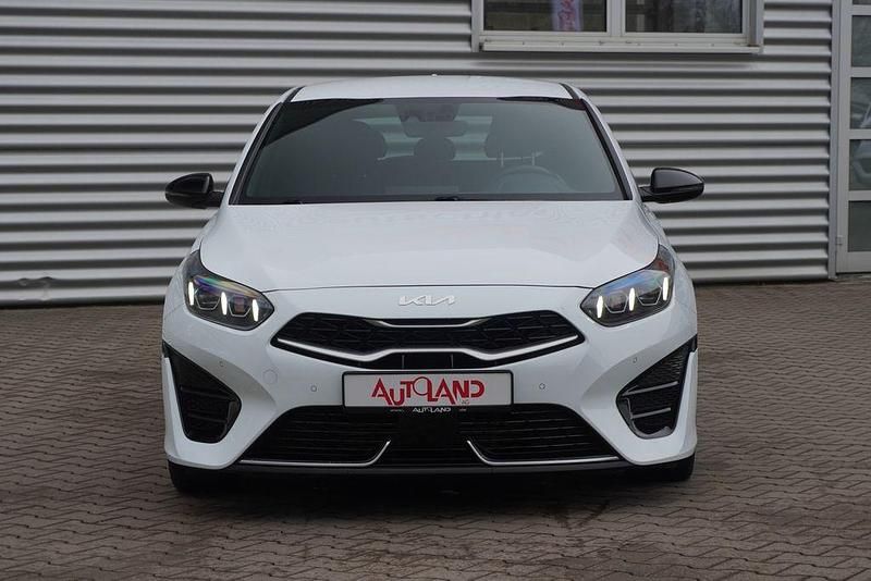 Gebraucht Kia Ceed GT-Line 160 PS (117 kW) 2022 Weiß Kleinwagen