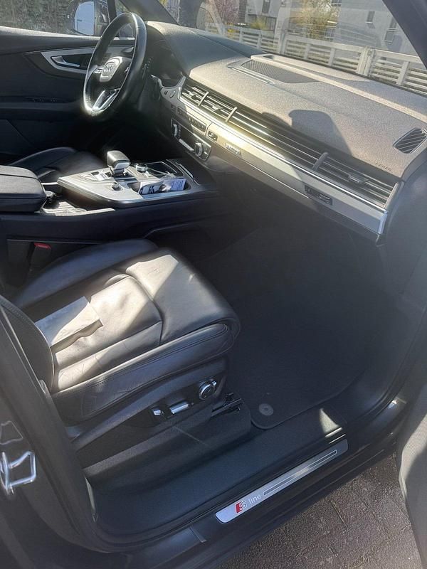 Gebraucht Audi Q7 S-Line 272 PS (200 kW) 2018 Grau SUV