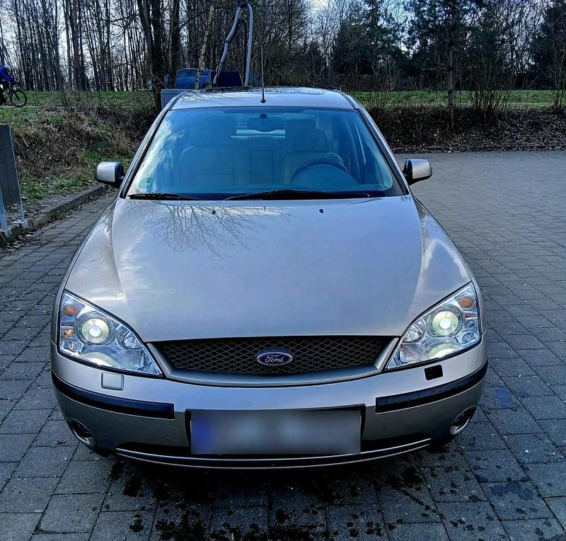 Gebraucht Ford Mondeo 130 PS (95 kW) 2002 Grau Limousine