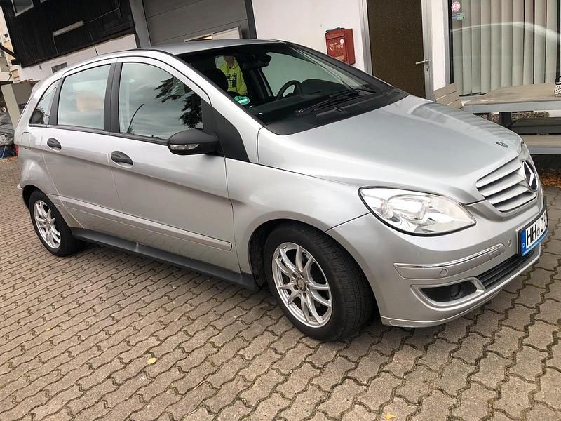 Silber Gebraucht 2005 Mercedes B200 Van / Kleinbus | 3.399 € (Guter Preis) - Bild 1/4