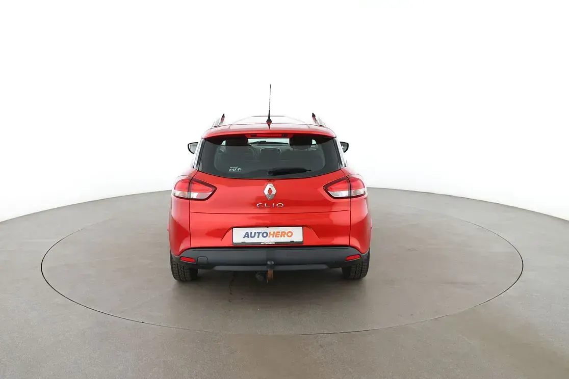 Gebraucht Renault Clio Dynamique 120 PS (88 kW) 2016 Rot Kombi