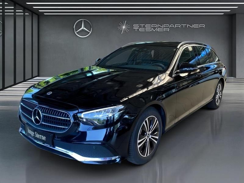 Schwarz Gebraucht 2024 Mercedes E200 Avantgarde Limousine | 42.090 € (Fairer Preis) - Bild 1/3