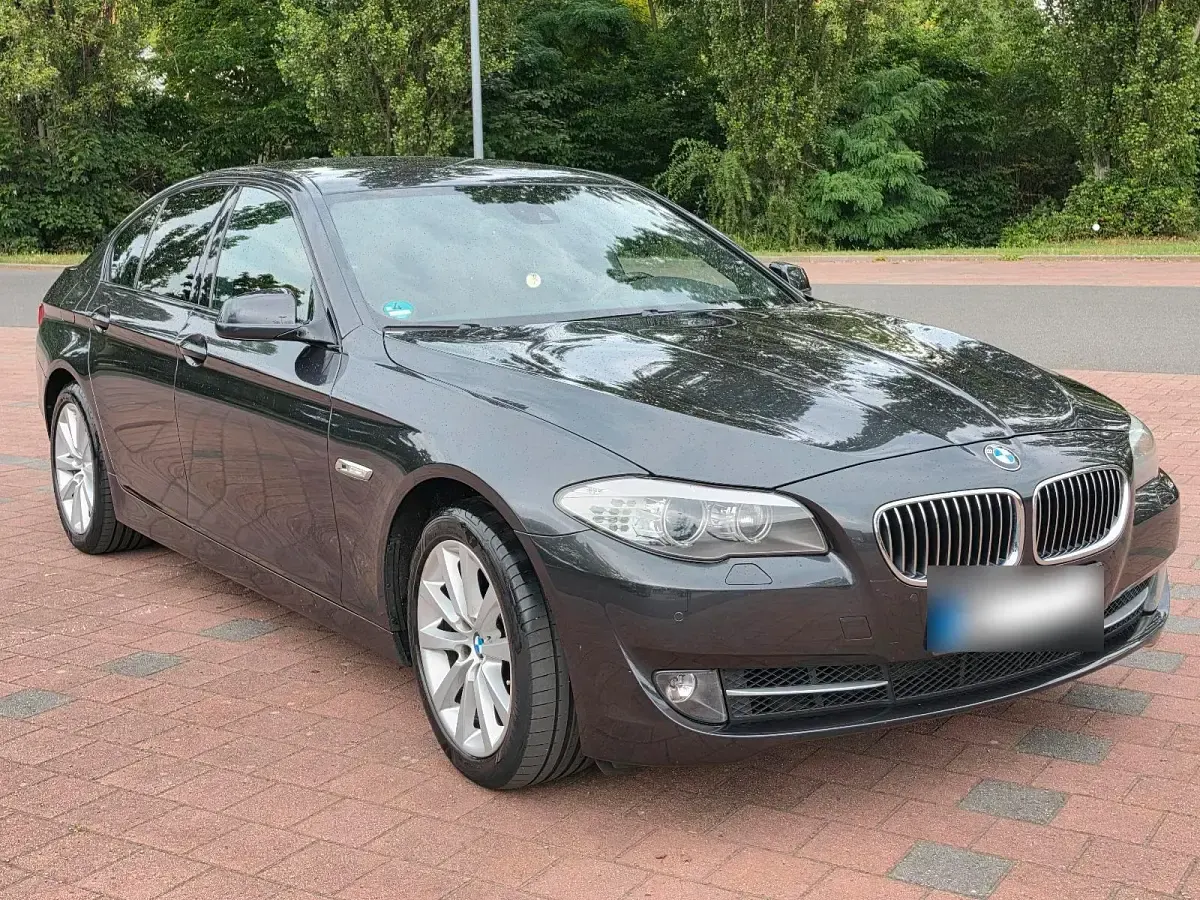 Gebraucht BMW 525 Shadowline 204 PS (150 kW) 2010 Grau Limousine