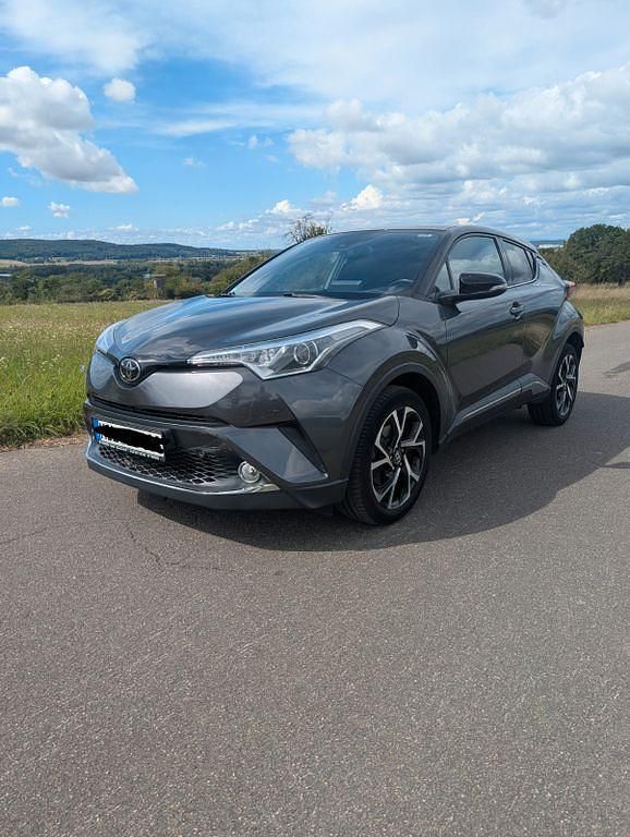 Grau Gebraucht 2017 Toyota C-HR Style SUV | 14.400 € (Fairer Preis) - Bild 1/4