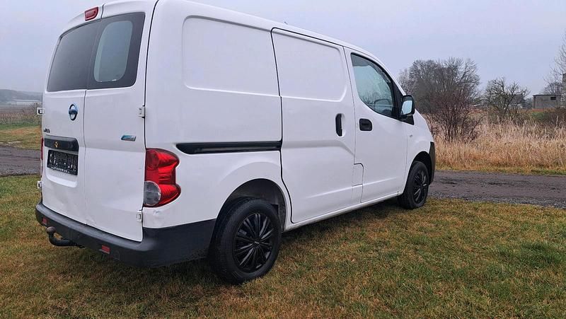 Gebraucht Nissan NV200 88 PS (64 kW) 2011 Weiß Van / Kleinbus