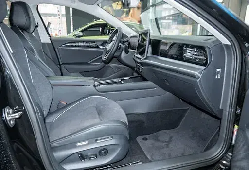 Neu VW Passat Elegance 150 PS (110 kW) 2026 Schwarz Kombi