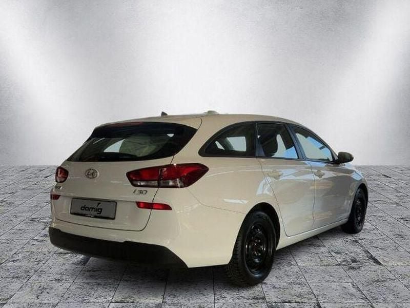 Gebraucht Hyundai i30 Select 140 PS (102 kW) 2019 Weiß Kombi