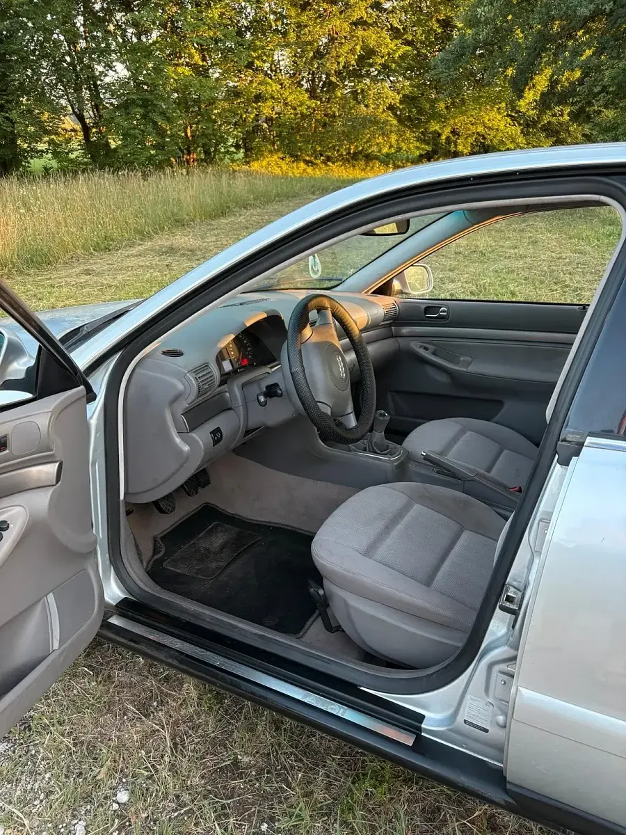 Gebraucht Audi A4 163 PS (119 kW) 2000 Silber Limousine