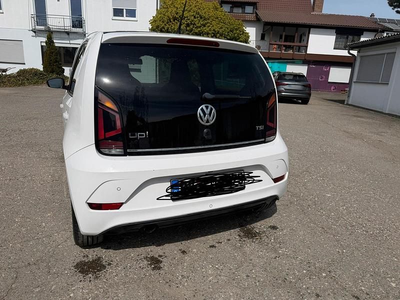 Używany VW up! 90 KM (66 kW) 2016 Biały Hatchback