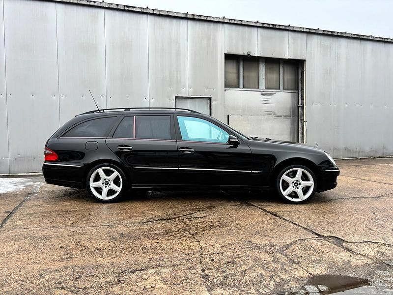 Gebraucht Mercedes E500 387 PS (284 kW) 2008 Schwarz Kombi