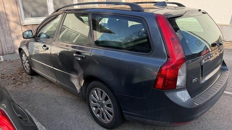 Gebraucht Volvo V50 136 PS (100 kW) 2010 Grau Kombi