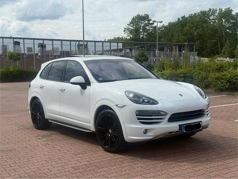 Weiß Gebraucht 2012 Porsche Cayenne SUV | 23.199 € (Teuer) - Bild 1/4