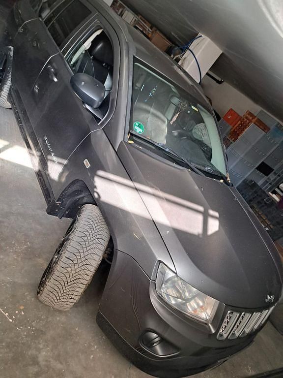 Gebraucht Jeep Compass Limited 163 PS (119 kW) 2012 Grau SUV