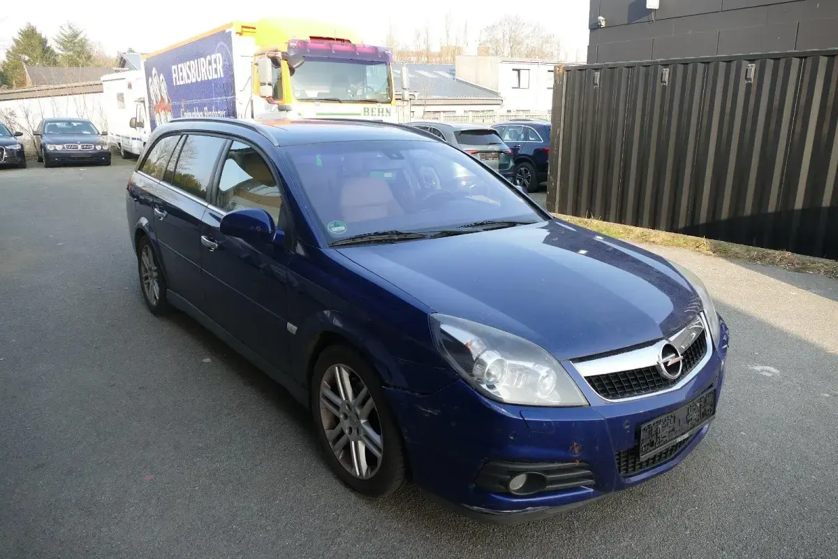 Gebraucht Opel Vectra 150 PS (110 kW) 2008 Blau Kombi