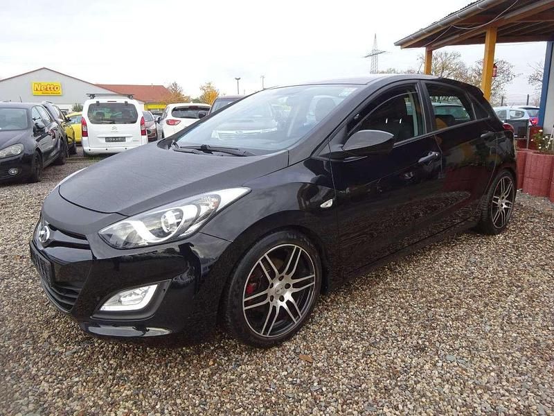 Phantom black Gebraucht 2012 Hyundai i30 Classic Limousine | 4.500 € (Fairer Preis) - Bild 1/4