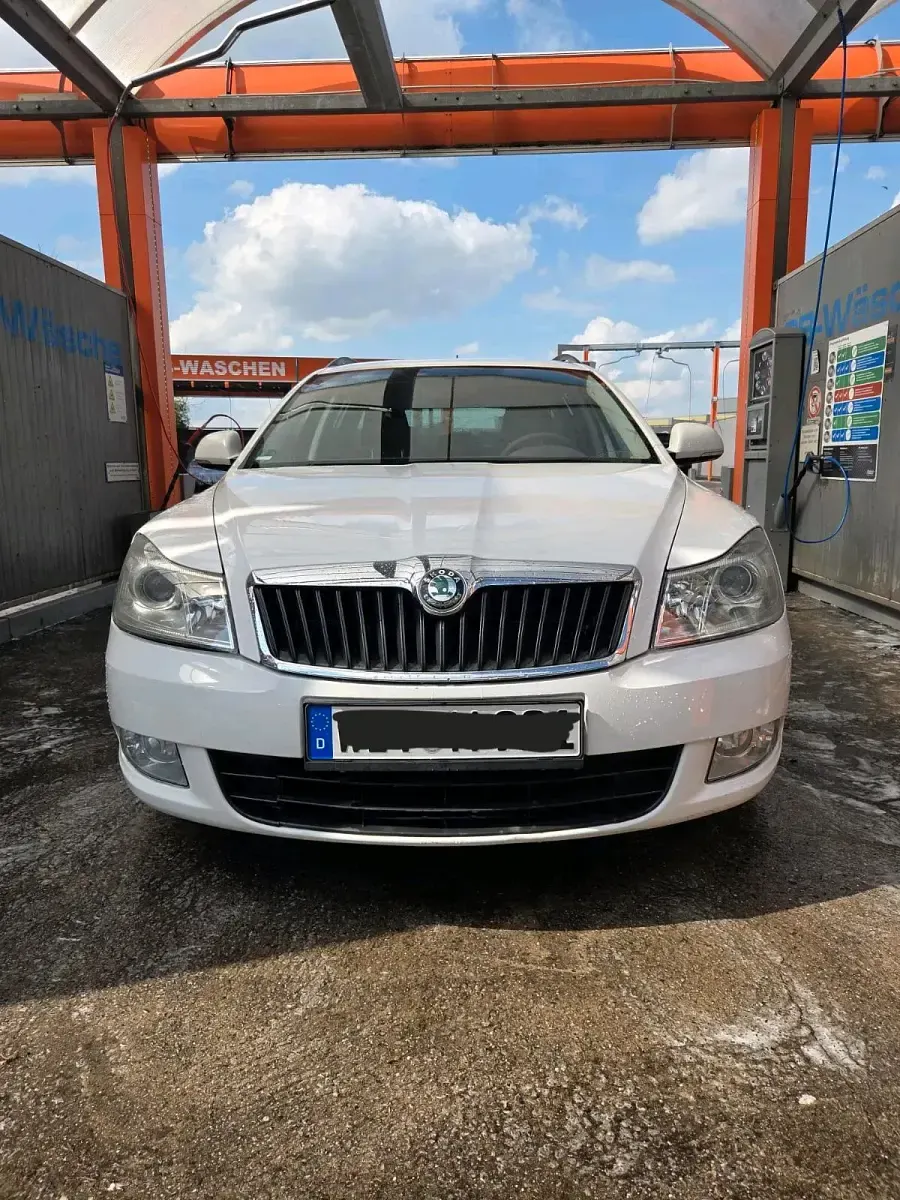 Usado Skoda Octavia 105 CV (77 kW) 2013 Blanco Familiar