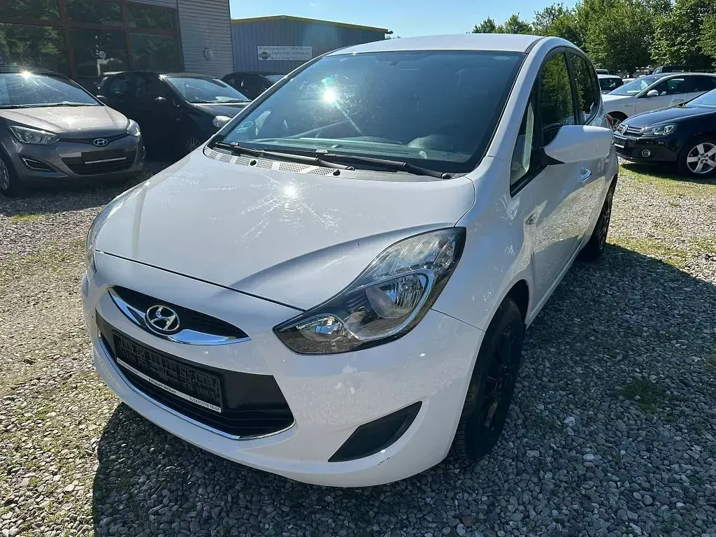 Gebraucht Hyundai ix20 Classic 90 PS (66 kW) 2012 Weiß Kleinwagen