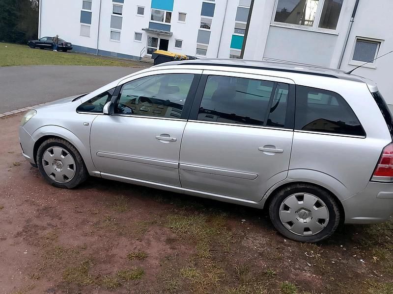 Gebraucht Opel Zafira 140 PS (102 kW) 2005 Silber Van / Kleinbus