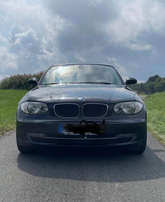 Schwarz Gebraucht 2009 BMW 118 Coupé Sport Line Coupé | 4.300 € (Fairer Preis) - Bild 1/4