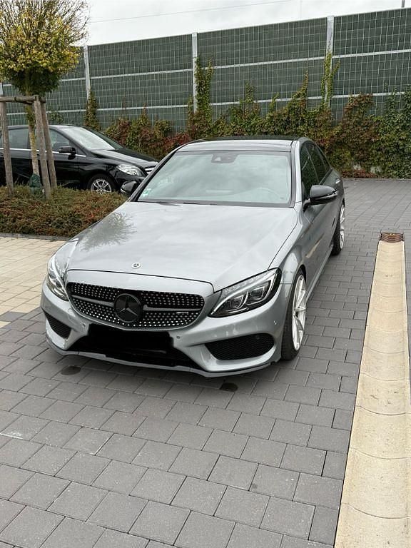 Grau Gebraucht 2016 Mercedes C250 AMG line Limousine | 22.999 € (Fairer Preis) - Bild 1/4