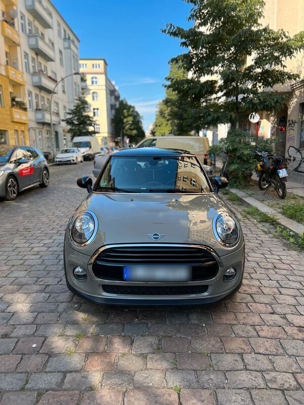 Grau Gebraucht 2018 Mini Cooper Kleinwagen | 16.700 € (Superpreis) - Bild 1/4