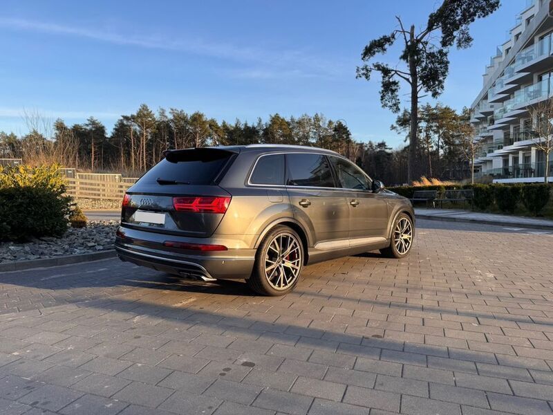 Grau Gebraucht 2018 Audi SQ7 Ambiente SUV | 50.900 € (Fairer Preis) - Bild 1/4