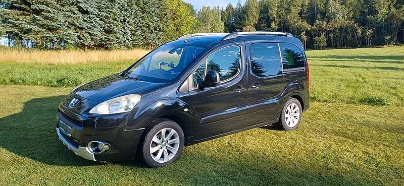 Schwarz Gebraucht 2012 Peugeot Partner Tepee Outdoor Van / Kleinbus | 5.250 € (Guter Preis) - Bild 1/4