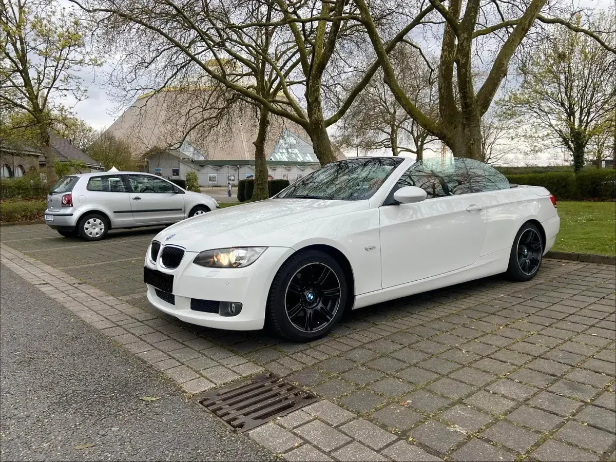 Gebraucht BMW 320 Cabriolet M Sport 170 PS (125 kW) 2007 Weiß Cabrio