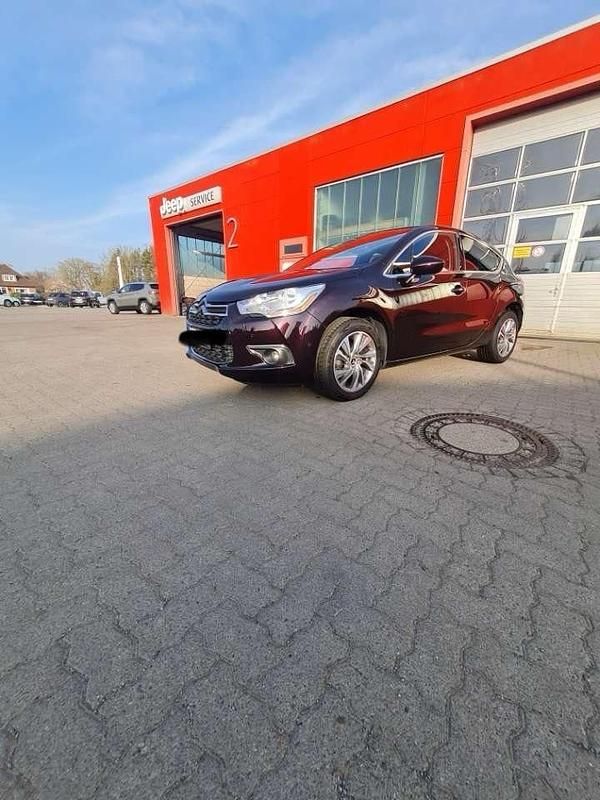 Violet Gebraucht 2014 Citroën DS4 Kleinwagen | 5.500 € (Guter Preis) - Bild 1/4