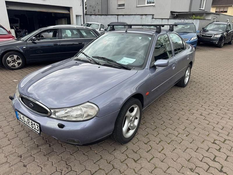 Grau Gebraucht 1997 Ford Mondeo Ghia Limousine | 999 € (Fairer Preis) - Bild 1/4