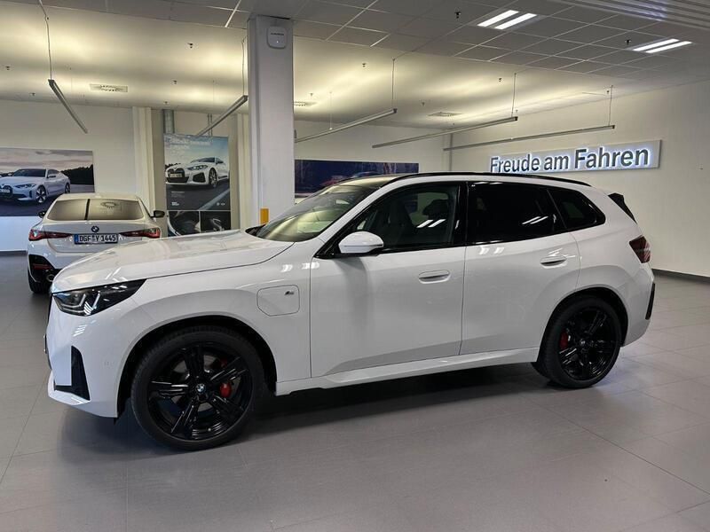 Weiß Gebraucht 2025 BMW X3 M Sport SUV | 67.990 € - Bild 1/4
