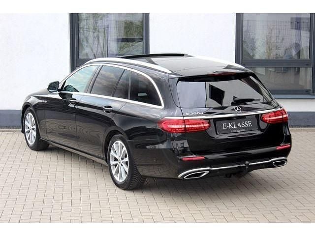 Gebraucht Mercedes E200 160 PS (117 kW) 2020 Obsidianschwarz metallic Kombi