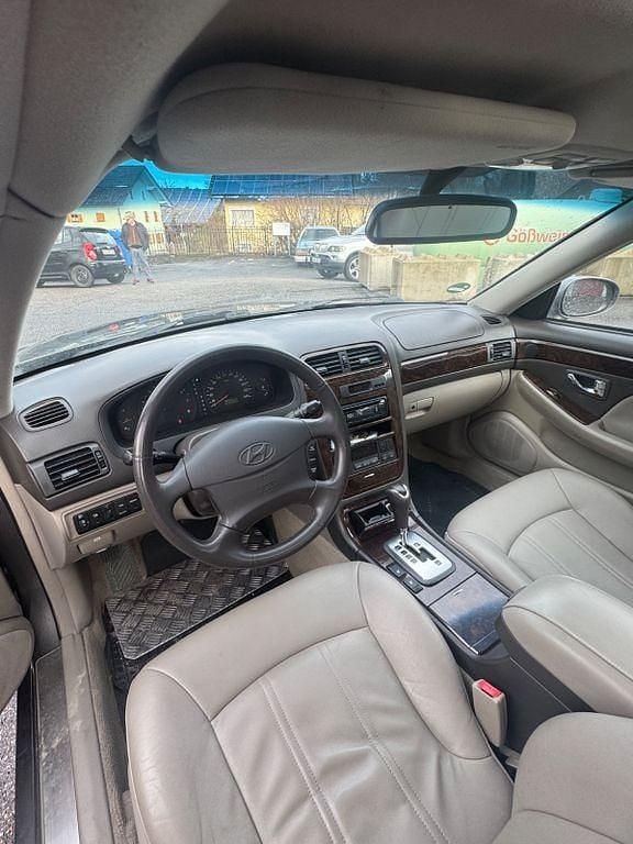 Gebraucht Hyundai XG 190 PS (139 kW) 1999 Gold Limousine