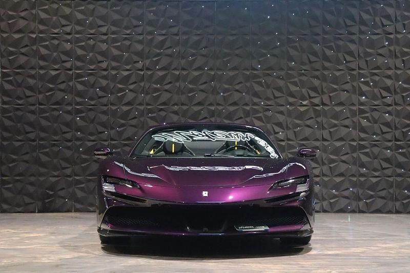 Gebraucht Ferrari SF90 780 PS (573 kW) 2024 Violett Cabrio